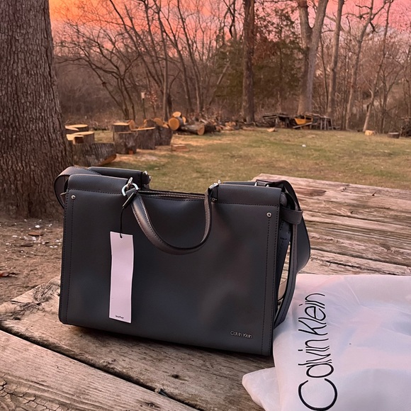 Calvin Klein NWT! Gray Satchel Handbag Purse with Dust-bag - Picture 3 of 16